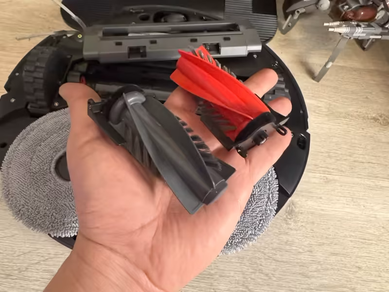 test Roborock Saros 10R : design affirmé, IA affûtée, aspiration d’ogre et lavage chirurgical