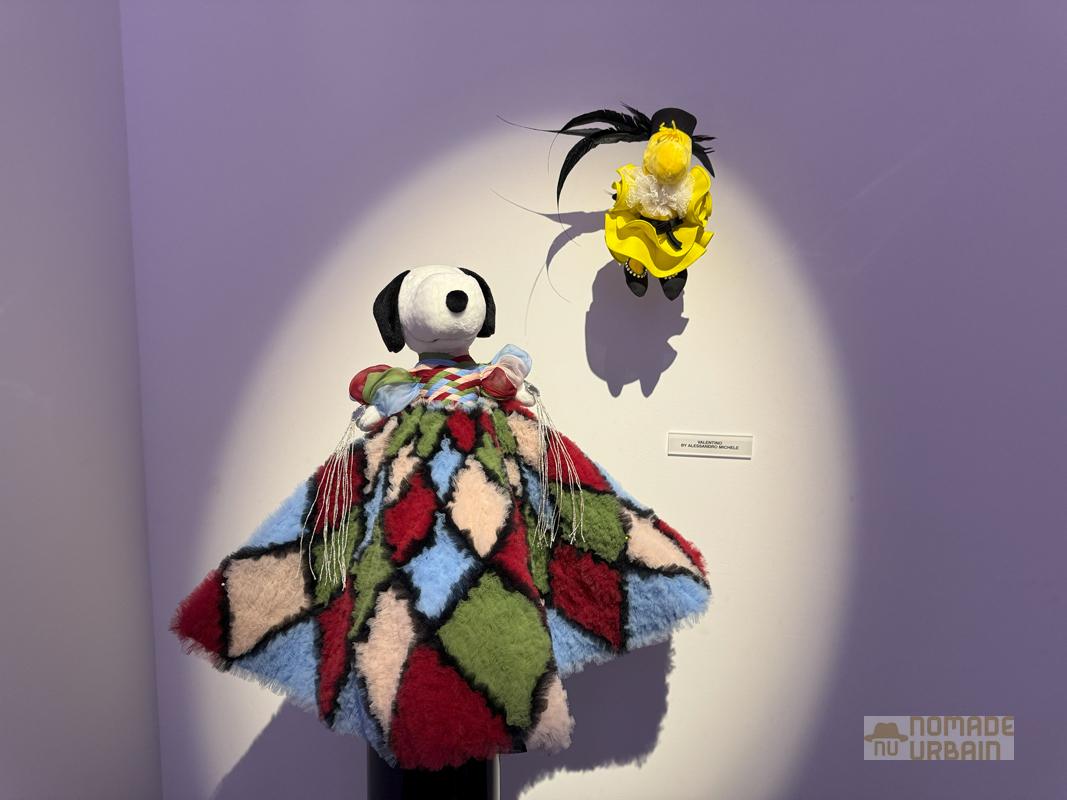 Snoopy in Style : Le beagle qui met la mode à ses pieds s'expose à Paris