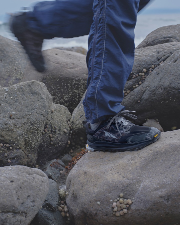 Altra x and wander : la Lone Peak 9+ se refait un style outdoor urbain Une chaussure de trail pensée pour la ville (et inversement)