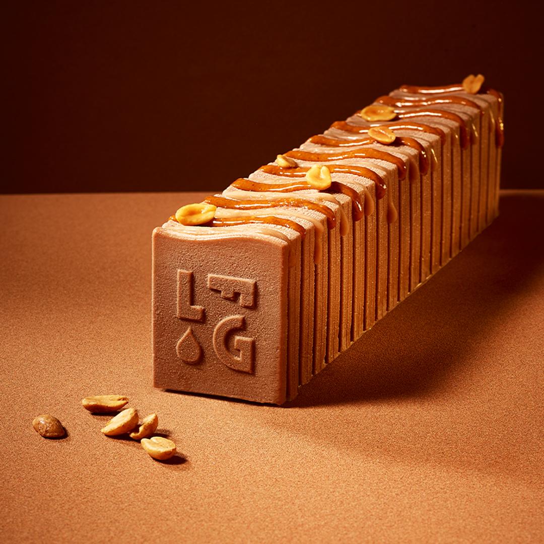 Bûche En Barre Cacahuète Vanille de La Fabrique Givrée : le snack glacé version XXL