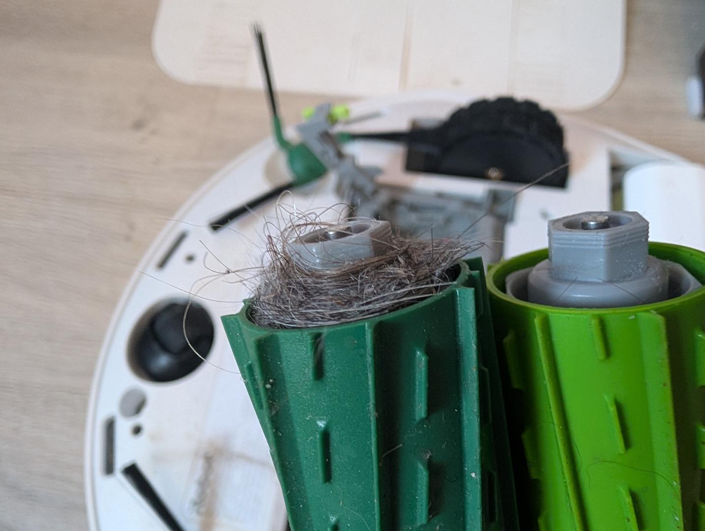 Entretien et accessoires du iRobot Roomba 705 Max : une maintenance minime au quotidien
