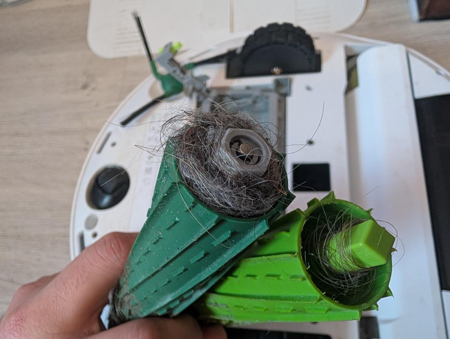 Entretien et accessoires du iRobot Roomba 705 Max : une maintenance minime au quotidien