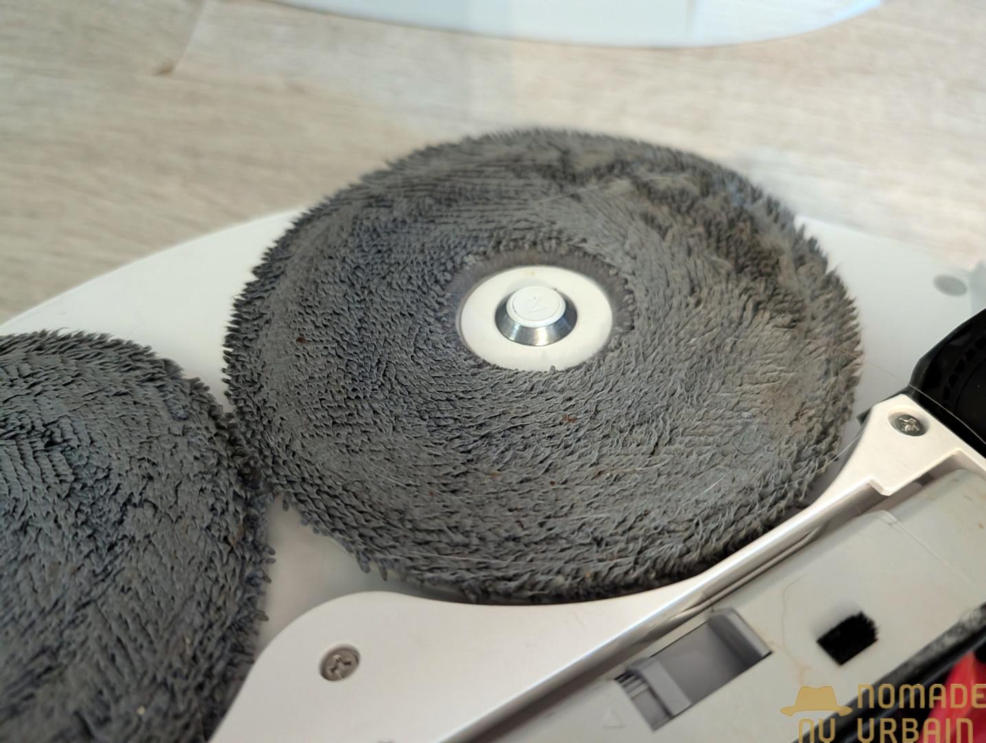Entretien et accessoires du Roborock Qrevo Curv 2 Pro : une maintenance simplifiée