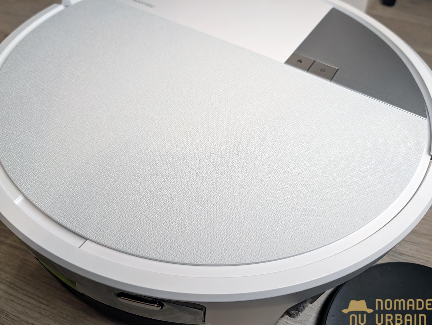 Design du iRobot Roomba 705 Max : Aussi beau, que massif