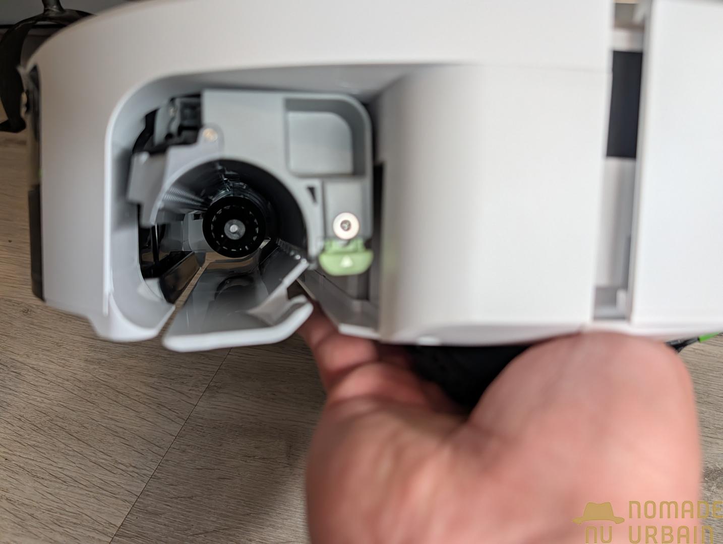 Technologies embarquées du iRobot Roomba 705 Max : laser et caméra aux commandes