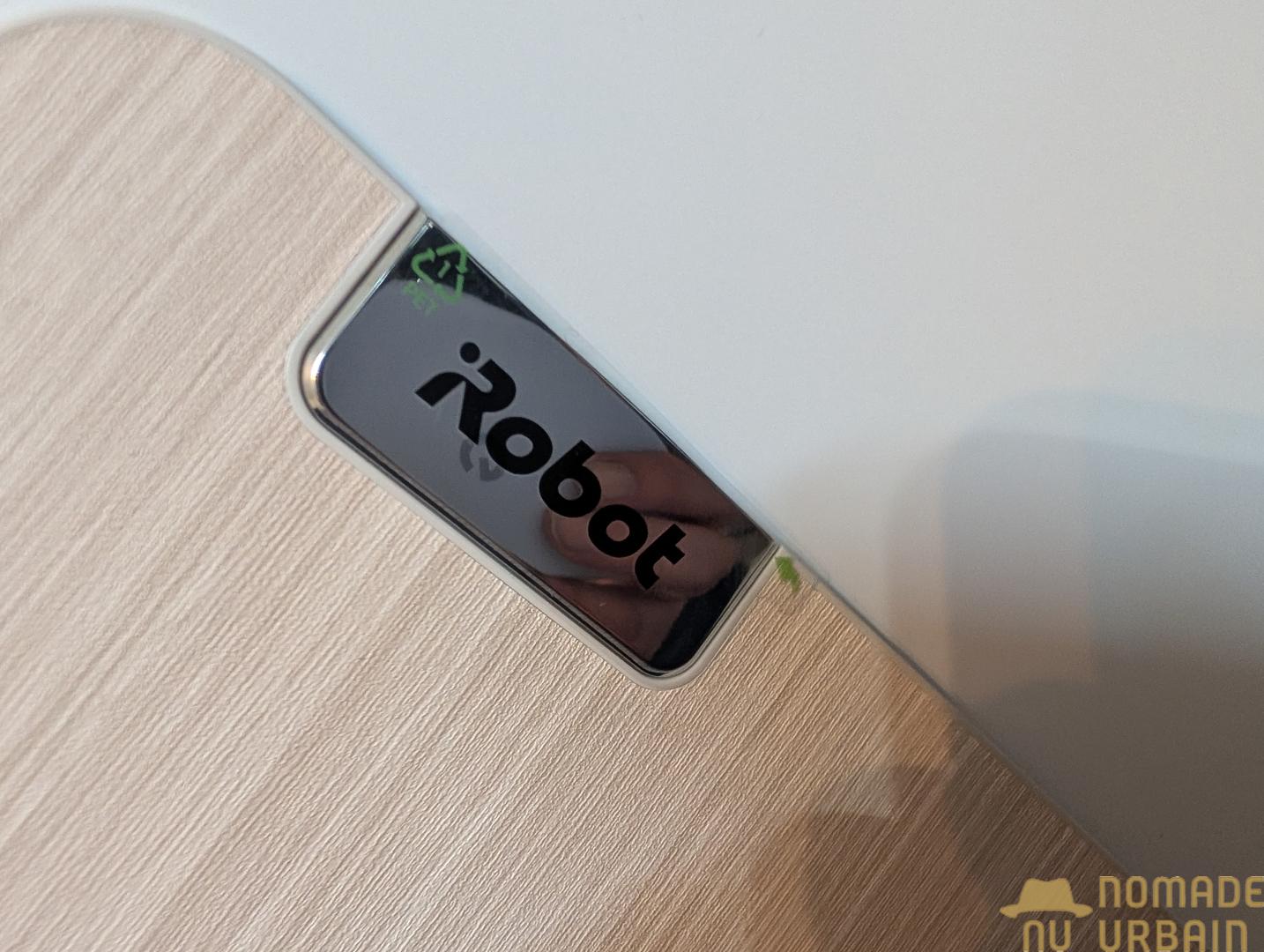 La base de l'iRobot Roomba 705 Max : la plus belle base du marché ?