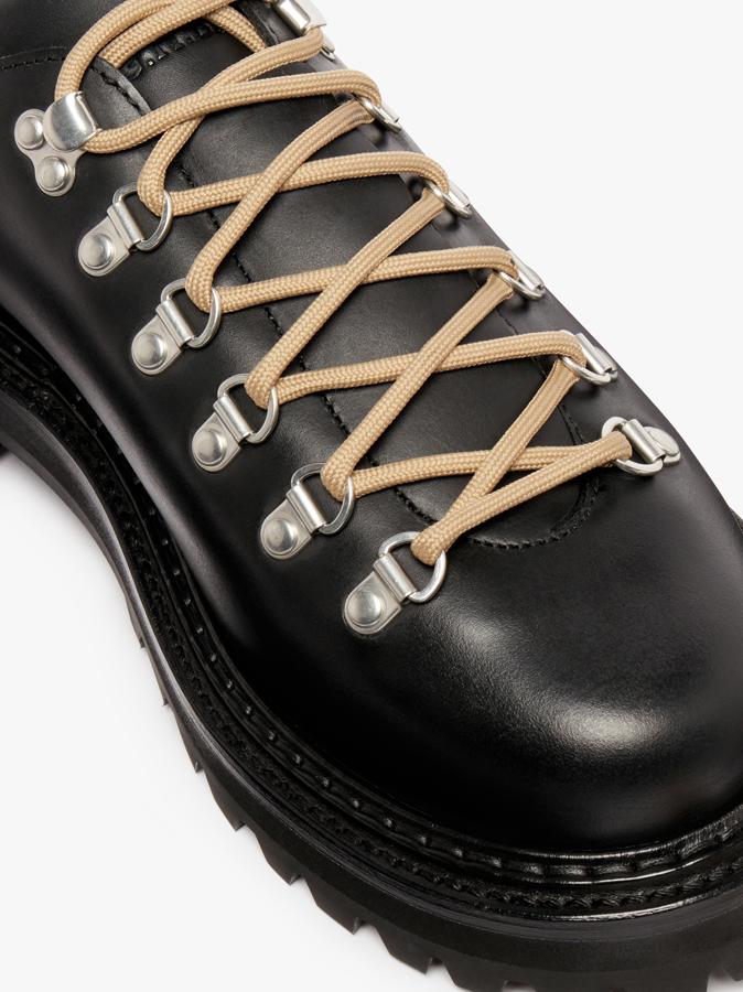 G.H. Bass prend ses codes de randonnée et les lâche en ville : le Mason Hiker basse silhouette est là