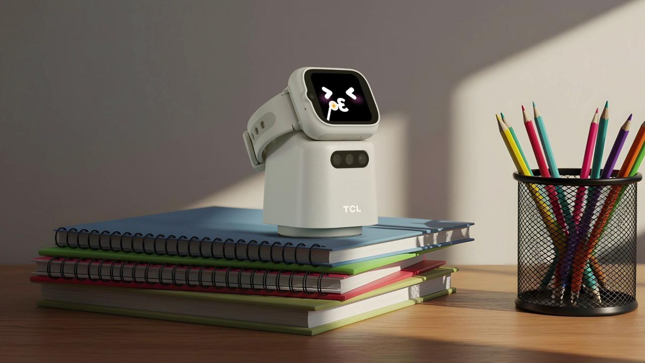 Ce que le TCL Tbot peut faire sur le bureau de vos enfants
