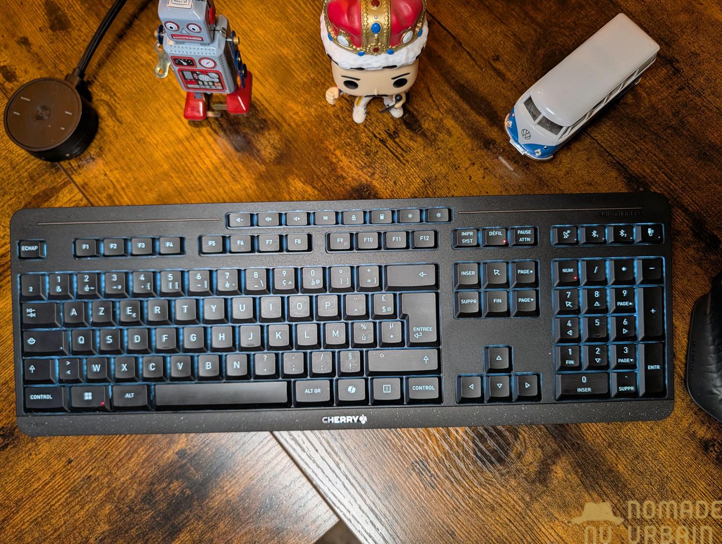 Design et fonctionnalité du Cherry Stream Desktop Ultimate : un joli ouvrage