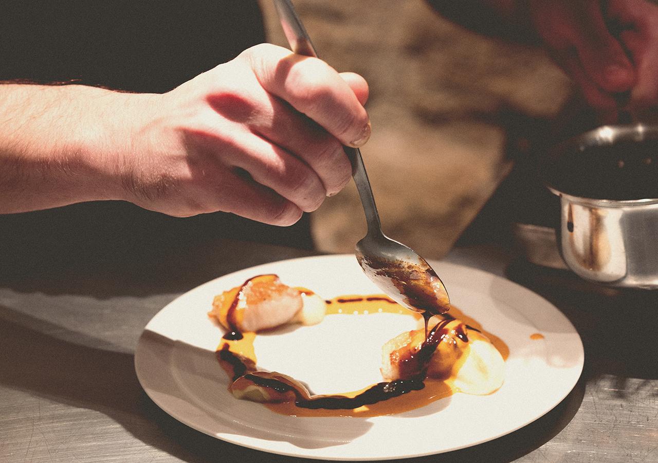 À Paris, Babi lance un dîner à l’aveugle à 90 euros avec accords vins du monde