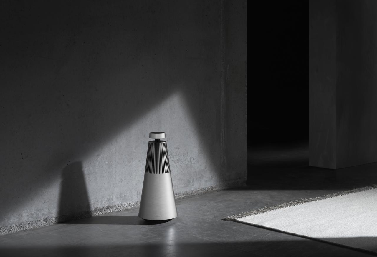 Cette sculpture sonore Bang & Olufsen passe enfin à l’âge de l’enceinte connectée